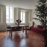La Casa Di Megaride